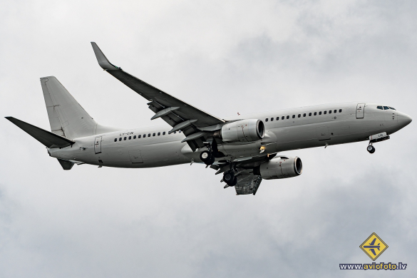 Boeing 737-83N